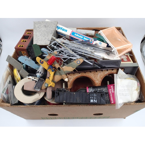 2476 - Quantity of model railway accessories to include Playcraft, Hornby and Airfix. UK P&P Group 3 (£30+V... 