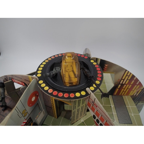 2485 - Boxed, very good condition, near complete Star wars Death Star playset by Palitoy 1977, two clips ar... 