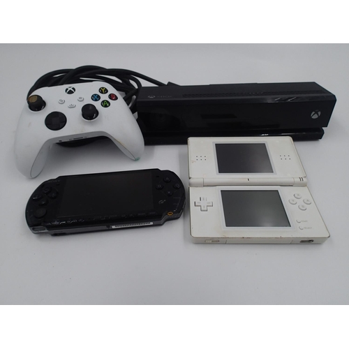 2487 - Nintendo DS Lite, PSP, Kinect for Xbox One, wireless Xbox controller, no PSUs, untested. UK P&P Grou... 