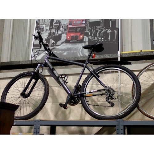 1002 - Nsync reaction mountain bike 18 speed, front forks. Not available for in-house P&P