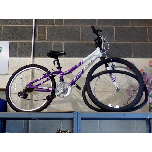 1008 - Reebok Paris ladies mountain bike, 13inch frame, 20inch tyres. Not available for in-house P&P