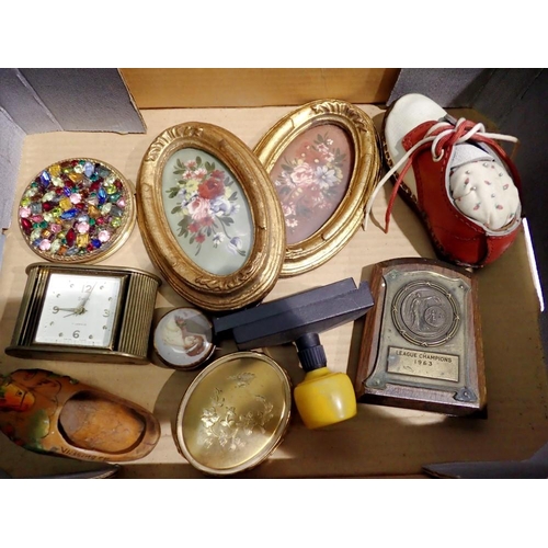 1139 - Mixed collectables including a Swiza alarm clock. UK P&P Group 2 (£20+VAT for the first lot and £4+V... 