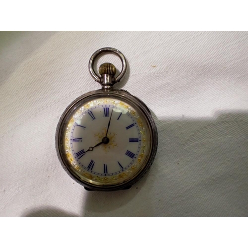 1150 - Small silver cased pocket watch. UK P&P Group 1 (£16+VAT for the first lot and £2+VAT for subsequent... 