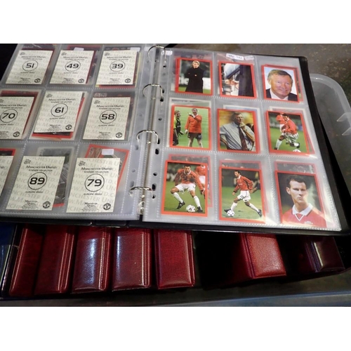 1208 - Collection of 14 trading card/cigarette card binders, new and used. Not all binders contain cards, a... 