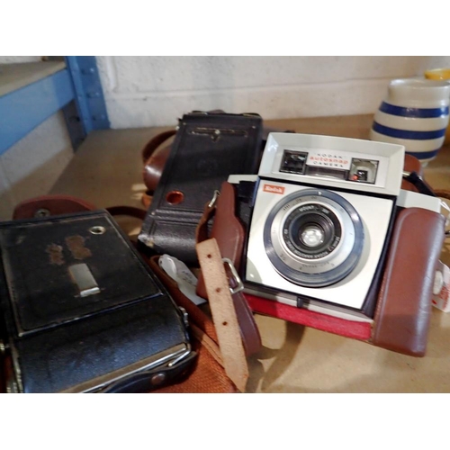 1241 - Vario bellows camera, Kodak No1 pocket bellows camera and a Kodak Autosnap camera. Not available for... 