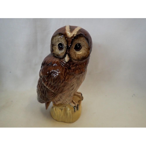 1255 - Beswick tawny owl decanter with sealed contents. UK P&P Group 2 (£20+VAT for the first lot and £4+VA... 