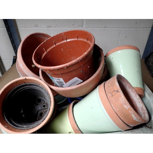 1806 - Mixed size plant pots. Not available for in-house P&P