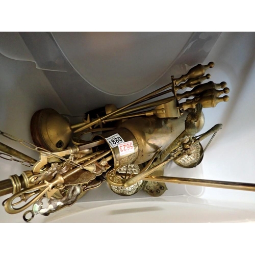 1880 - Mixed brass including scales. Not available for in-house P&P