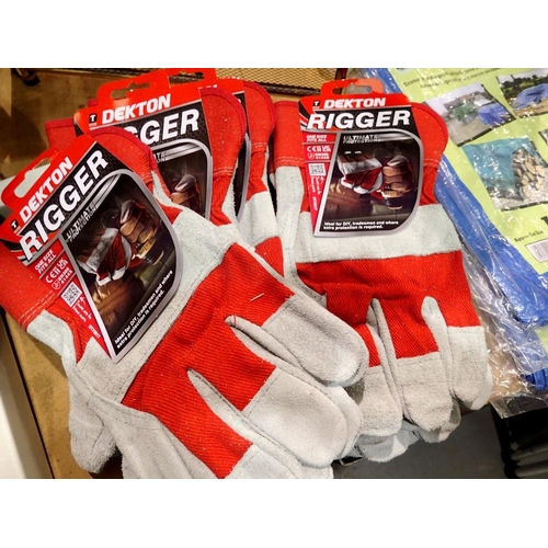 1895 - Six pairs of Dekton ultimate protection rigger gloves. Not available for in-house P&P