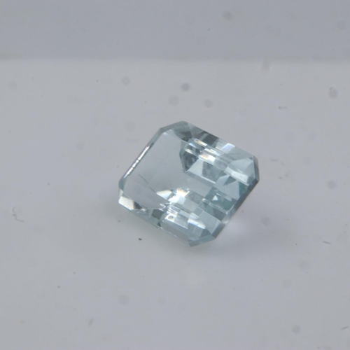 10 - Loose natural 1.51ct aquamarine. UK P&P Group 0 (£6+VAT for the first lot and £1+VAT for subsequent ... 