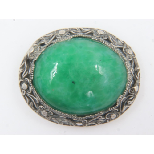 32 - Chinese silver mounted green-stone brooch. UK P&P Group 0 (£6+VAT for the first lot and £1+VAT for s... 