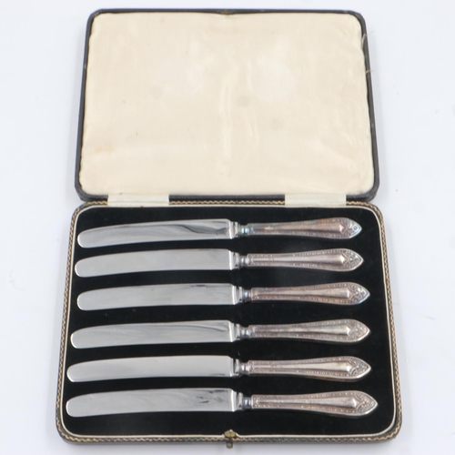 89 - Cased set of six hallmarked silver handle butter knives. UK P&P Group 1 (£16+VAT for the first lot a... 