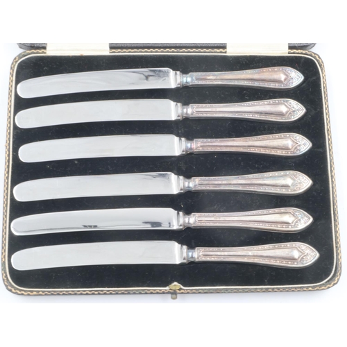 89 - Cased set of six hallmarked silver handle butter knives. UK P&P Group 1 (£16+VAT for the first lot a... 