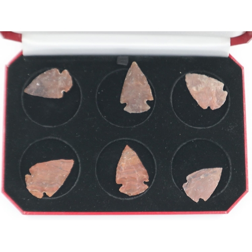 137 - Six flint stone arrowheads  - boxed. UK P&P Group 1 (£16+VAT for the first lot and £2+VAT for subseq... 