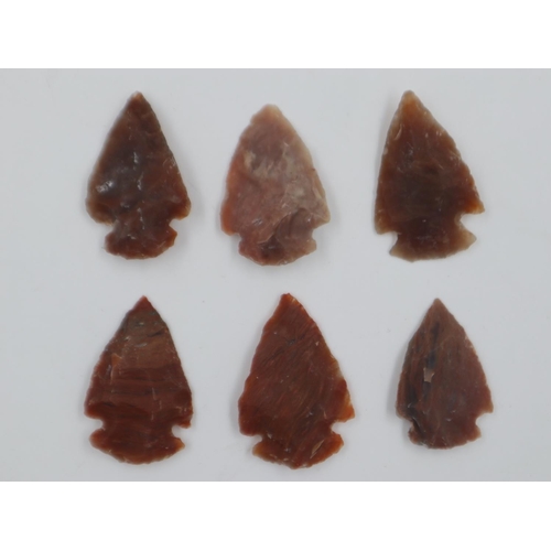 137 - Six flint stone arrowheads  - boxed. UK P&P Group 1 (£16+VAT for the first lot and £2+VAT for subseq... 