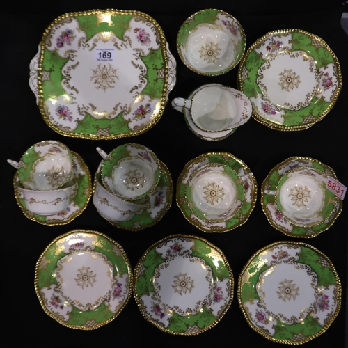 169 - Coalport tea service of twenty pieces, in the apple green Y2665 pattern, in good order with no issue... 