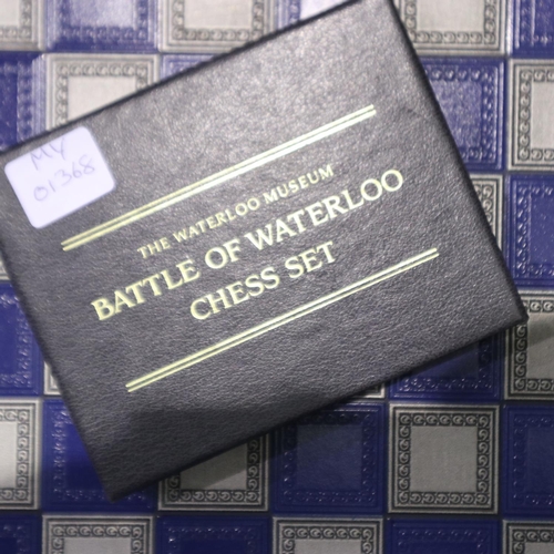 287 - The Waterloo Museum Battle of Waterloo chess set complete with certificates. UK P&P Group 2 (£20+VAT... 