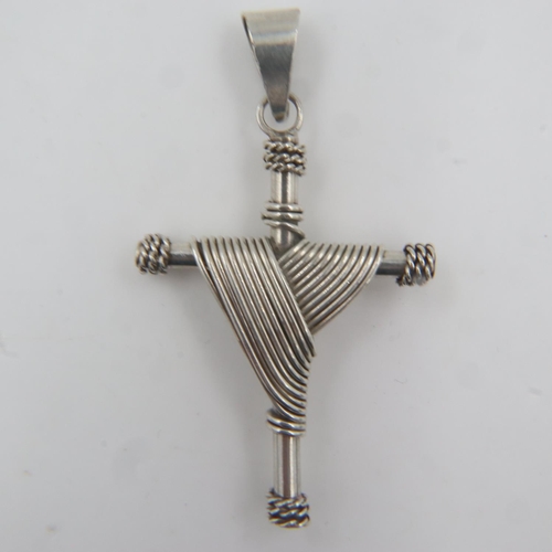 38A - Heavy gauge Mexican 925 silver crucifix pendant, 19g. UK P&P Group 0 (£6+VAT for the first lot and £... 