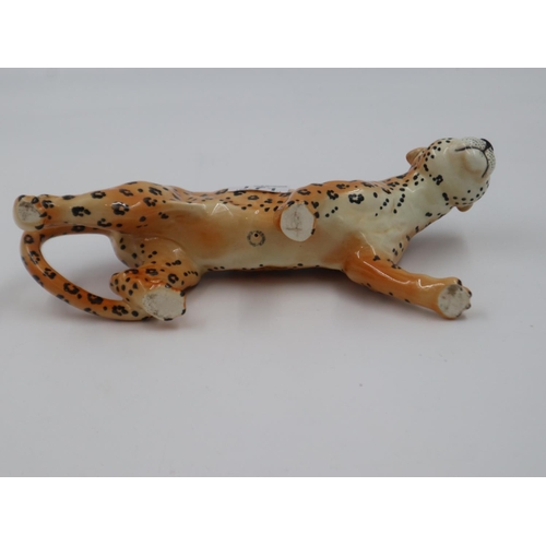 171 - Beswick leopard, no cracks or chips, L: 30 cm. UK P&P Group 2 (£20+VAT for the first lot and £4+VAT ... 