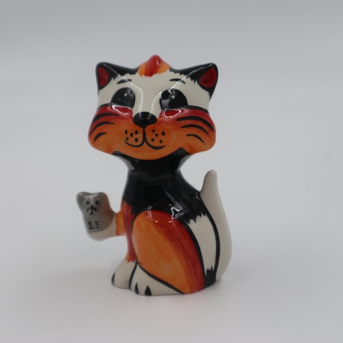 202 - Lorna Bailey cat, Got-Ya, no cracks or chips, H: 13 cm. UK P&P Group 1 (£16+VAT for the first lot an... 