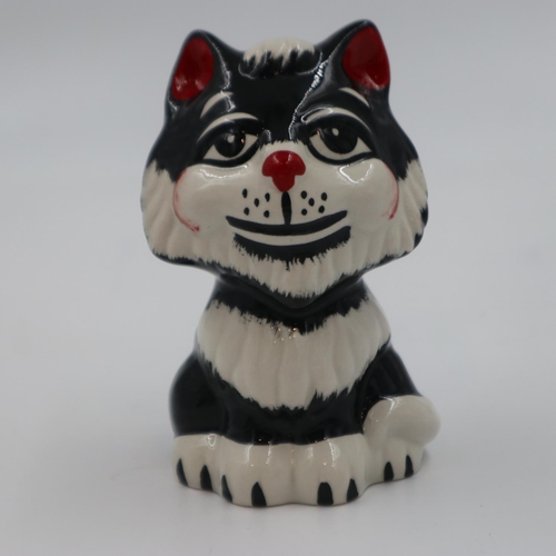 220 - Lorna Bailey cat, Tex, no cracks or chips, H: 13 cm. UK P&P Group 1 (£16+VAT for the first lot and £... 