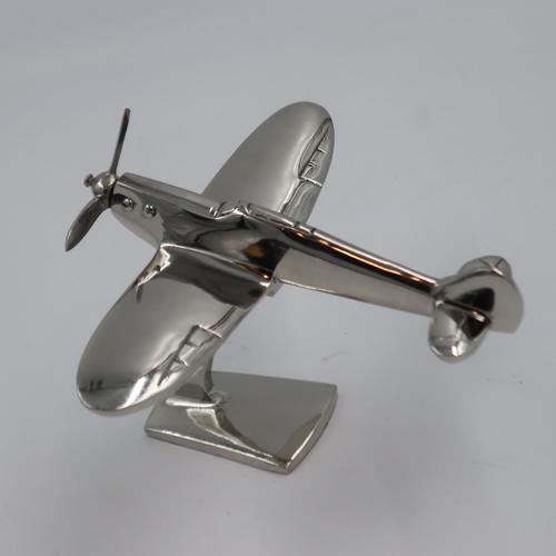 257 - Chrome Spitfire on stand, wingspan: 22 cm. UK P&P Group 2 (£20+VAT for the first lot and £4+VAT for ... 