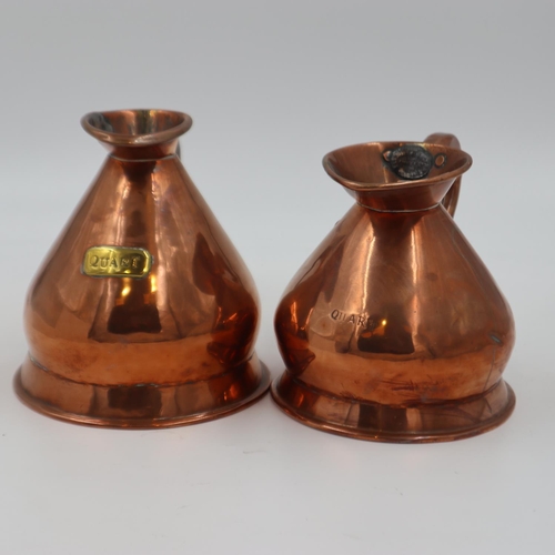 262 - Two 18th/19th century copper measures, each H: 16 cm. UK P&P Group 2 (£20+VAT for the first lot and ... 