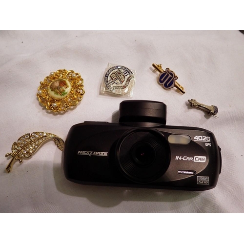 1073 - Next base 402G in-car cam and small quantity of costume jewellery. UK P&P Group 1 (£16+VAT for the f... 