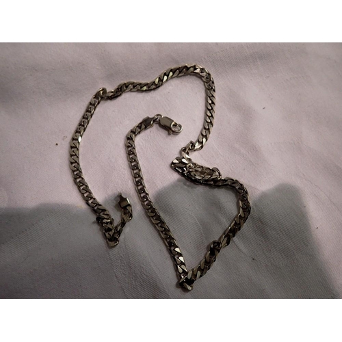 1074 - 925 silver curb-link neck chain, 25g. UK P&P Group 0 (£6+VAT for the first lot and £1+VAT for subseq... 