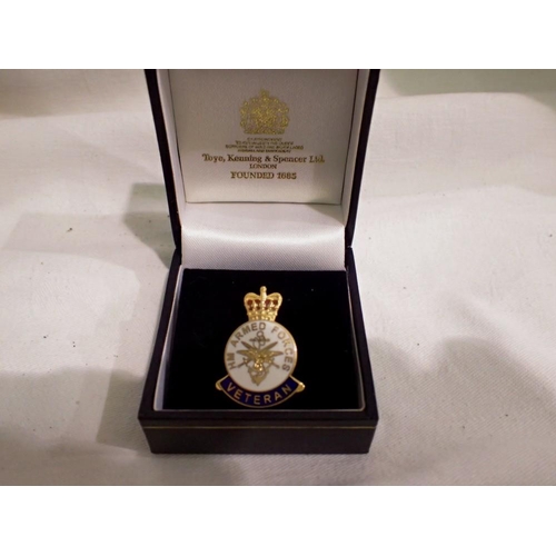 1076 - Toy Kenning & Spencer HM armed forces badge. UK P&P Group 1 (£16+VAT for the first lot and £2+VAT fo... 