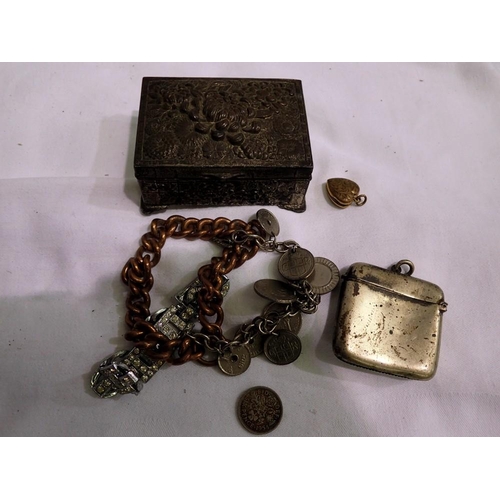 1097 - Small quantity of collectables, including a silver plated vesta case, bracelet and vintage greetings... 