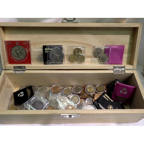 1164 - Wooden box with mixed GB coins includes 1990 £5 coin. Not available for in-house P&P