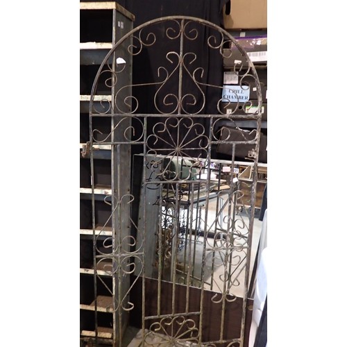 1721B - Large ornate metal garden gate, 81 x 179 cm. Not available for in-house P&P