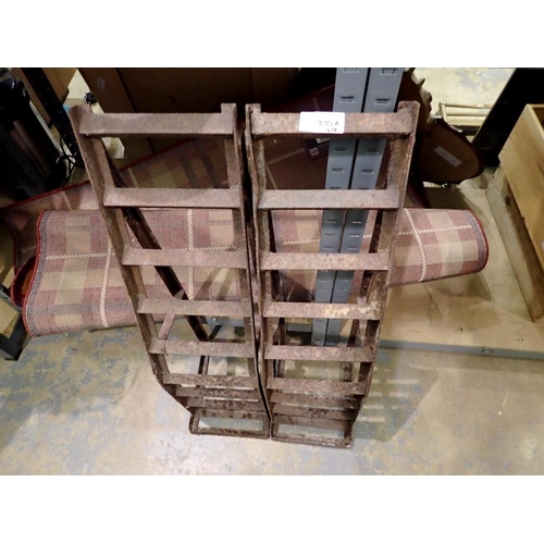 1830A - Pair of metal car ramps. Not available for in-house P&P