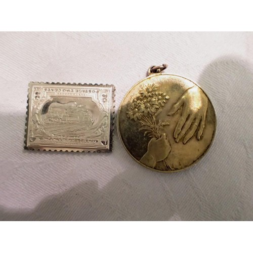 1120 - Sterling silver US 1901 stamp and a silver Mothers Day medallion, combined 24g. UK P&P Group 1 (£16+... 