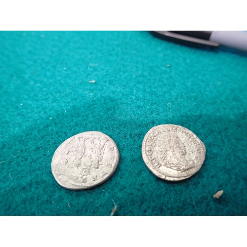 1091 - Two Roman imperial silver coins - radiate period. UK P&P Group 0 (£6+VAT for the first lot and £1+VA... 