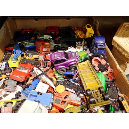 1039 - Box of mixed diecast play worn cars and trucks to include Corgi and Matchbox. Not available for in-h... 