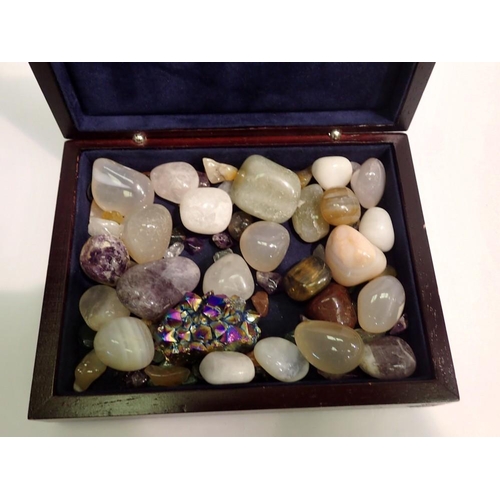 1099 - Box of polished gemstones and minerals. UK P&P Group 1 (£16+VAT for the first lot and £2+VAT for sub... 