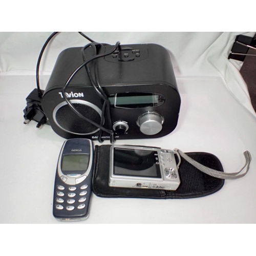 1103 - DAB radio with power supply, digital camera & Nokia phone. UK P&P Group 1 (£16+VAT for the first lot... 