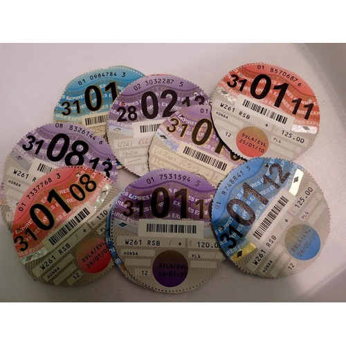 1104 - Twelve tax discs, 2006 onwards. UK P&P Group 1 (£16+VAT for the first lot and £2+VAT for subsequent ... 