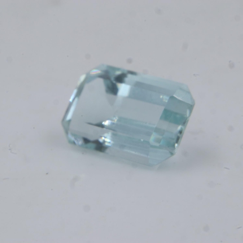 6 - Natural loose emerald cut aquamarine, 4.08cts. UK P&P Group 0 (£6+VAT for the first lot and £1+VAT f... 