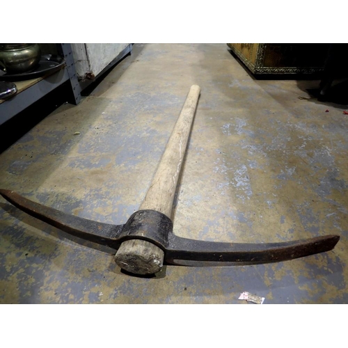 1884 - Large wooden handled pickaxe, 7lbs, L: 90 cm. Not available for in-house P&P