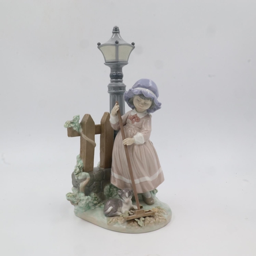 288 - Large Lladro figure 'Fall Clean Up' , H: 33.5cm. Not available for in-house P&P