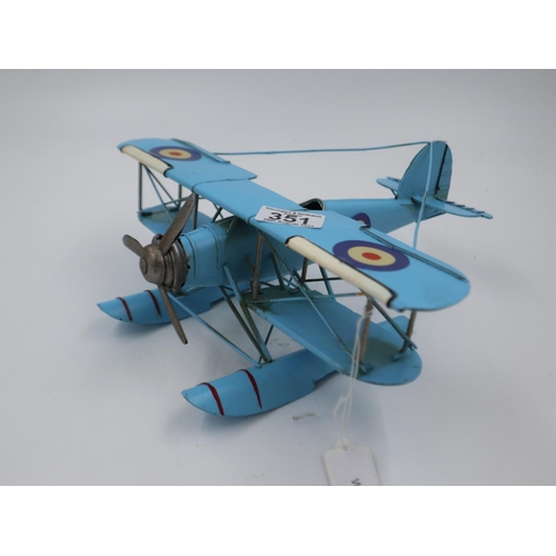 351 - Blue tin plate biplane, wingspan: 32 cm. UK P&P Group 2 (£20+VAT for the first lot and £4+VAT for su... 