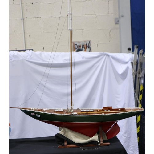 398 - Metcalfe Models Moonbeam model yacht, fitted sail winch, some radio control, requires finishing, L: ... 