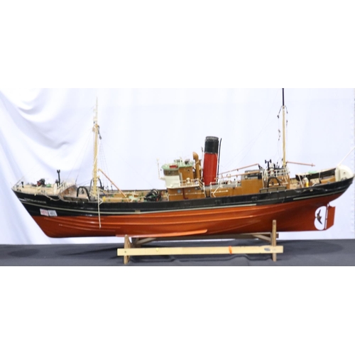 401 - Mountfleet Models trawler, Boston Typhoon, electric motor and radio control, requires battery and tr... 