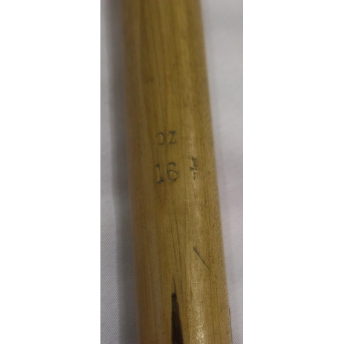 2025 - One piece snooker cue by Joe Davis. Not available for in-house P&P