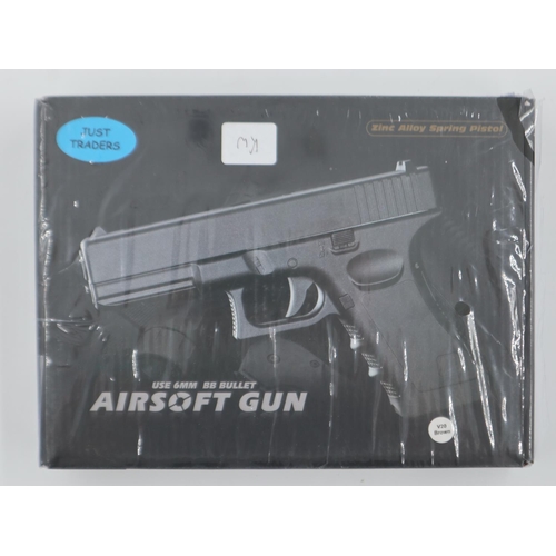 2041 - Airsoft pistol, model V20 in brown, boxed. UK P&P Group 1 (£16+VAT for the first lot and £2+VAT for ... 