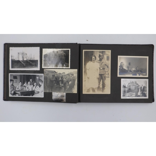 2152 - WWII German photograph album, containing 134 wartime pictures including people in uniform, Vehicles,... 