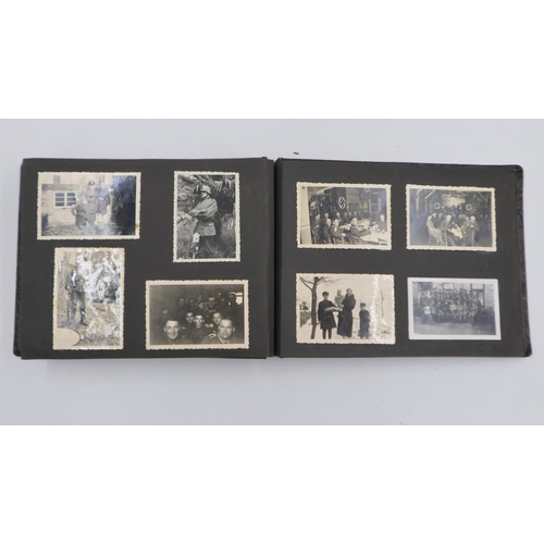 2152 - WWII German photograph album, containing 134 wartime pictures including people in uniform, Vehicles,... 